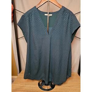 Fun 2 Fun Green Polka-Dot Short Sleeve Top – Size M